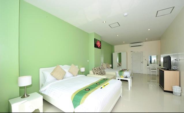 Villareal Heights Phuket Kamer foto