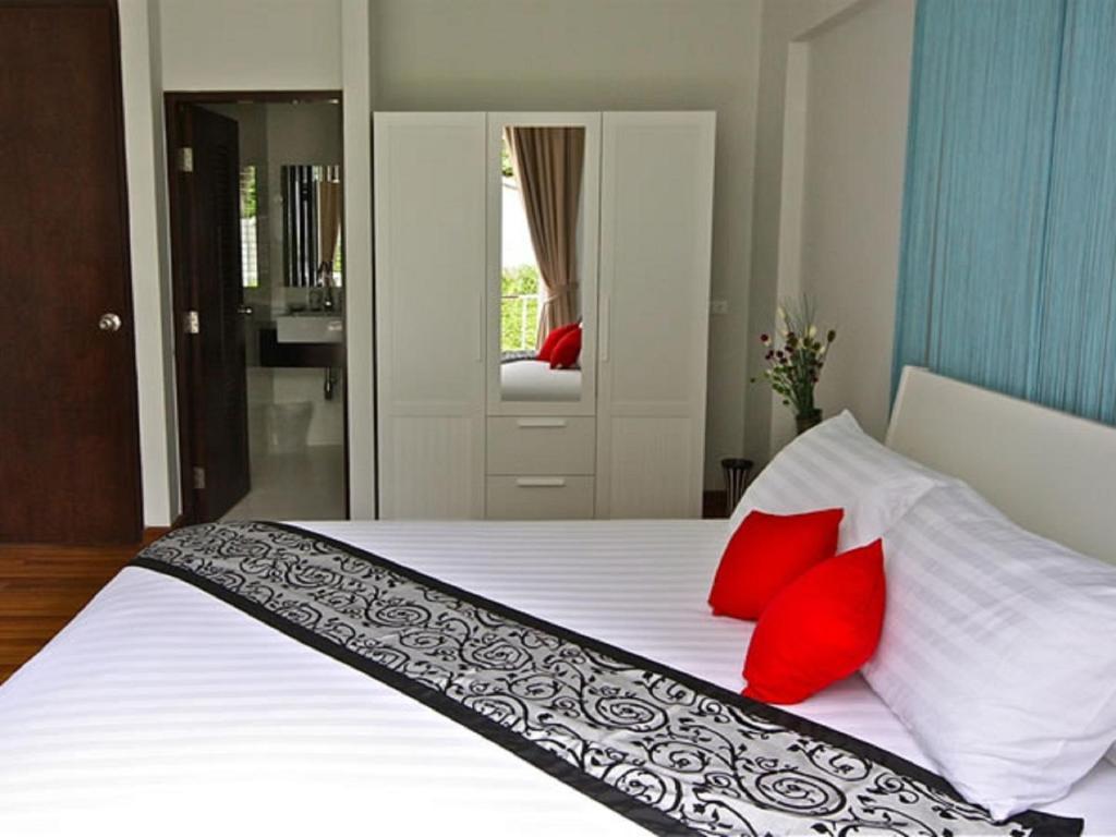 Villareal Heights Phuket Kamer foto