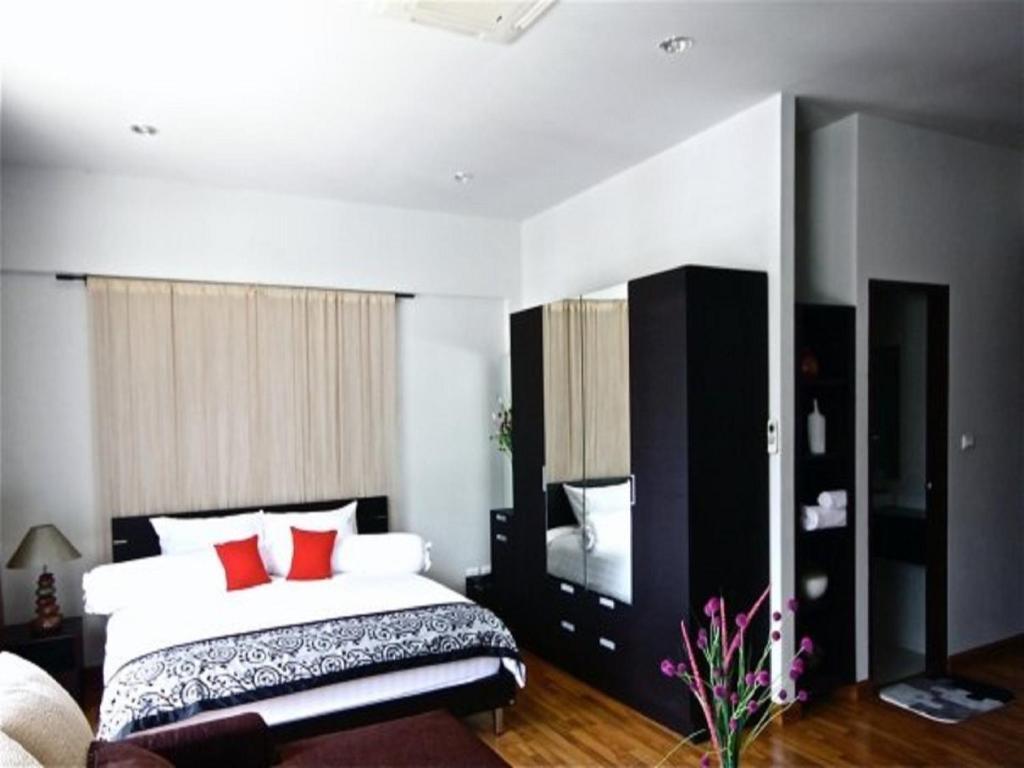Villareal Heights Phuket Kamer foto